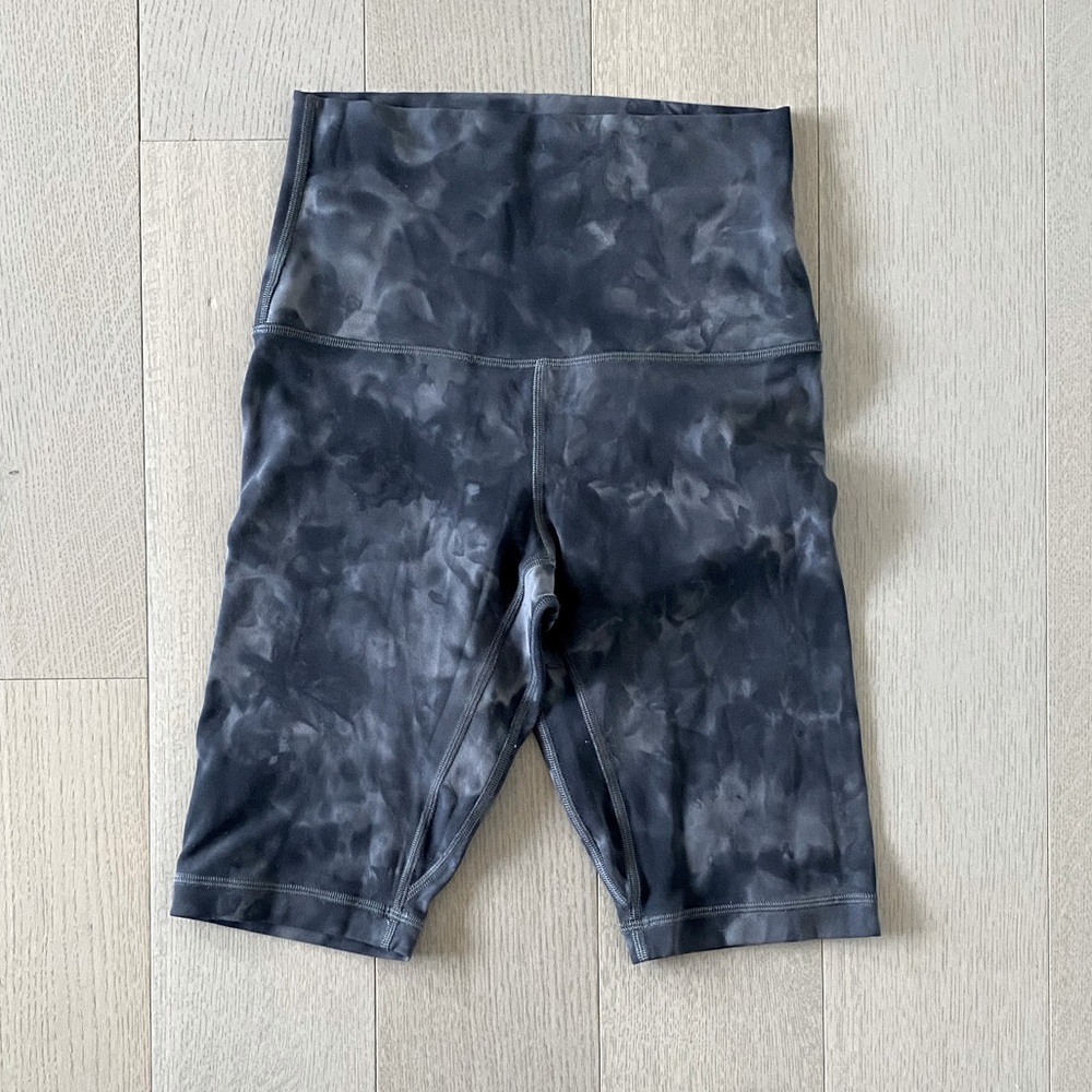 Lululemon align super high rise 10” shorts